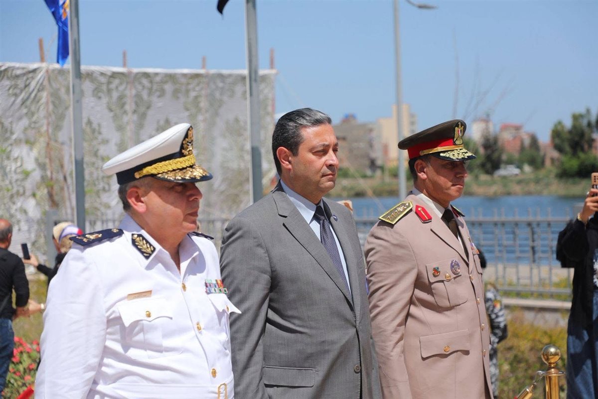 C6E6E97E-0623-4772-B6DC-64618D53B7AE