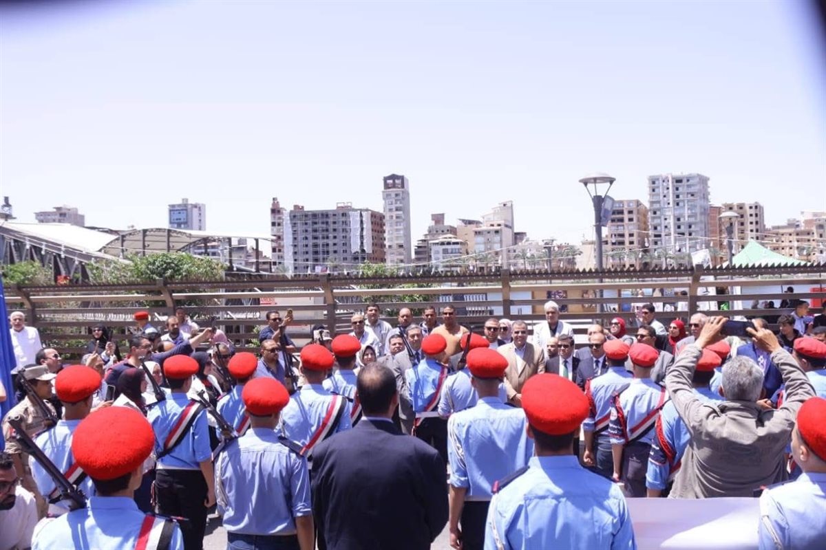 C1BAE65C-1824-43DA-8589-DAFDDE7C16C2