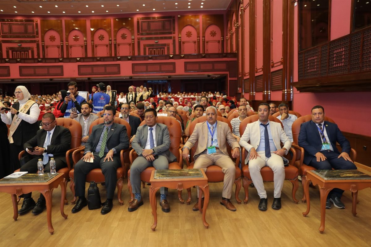 رئيس جامعة الأزهر ووزير الأوقاف ورئيس المجلس القومي للمرأة يفتتحون مؤتمر المرأة