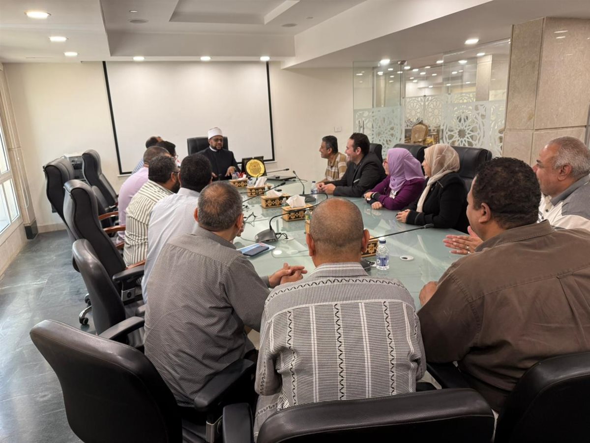 أمين البحوث الإسلامية يجتمع بإدارة البعوث ويوجِّه بتطوير ملف الإيفاد