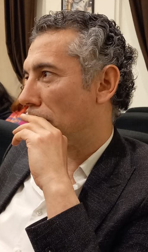 الكاتب محمد الفخراني