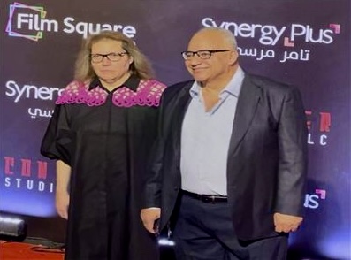 بيومي فؤاد وزوجته في العرض الخاص من المشروع X