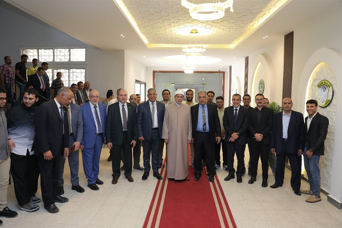 رئيس جامعة الأزهر يشيد بأعمال التجديد والتطوير التي شهدتها كلية التربية للبنين بالقاهرة
