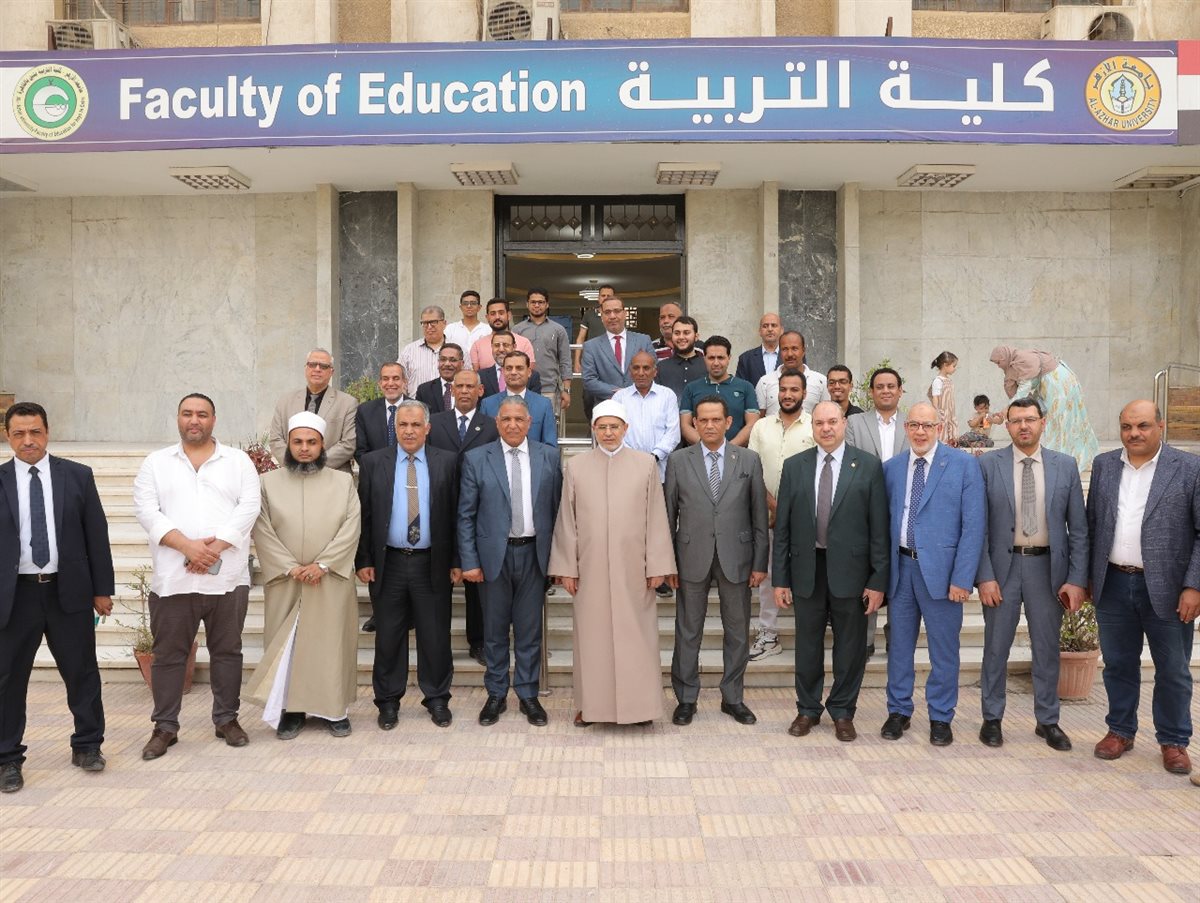 رئيس جامعة الأزهر يشيد بأعمال التجديد والتطوير التي شهدتها كلية التربية للبنين بالقاهرة