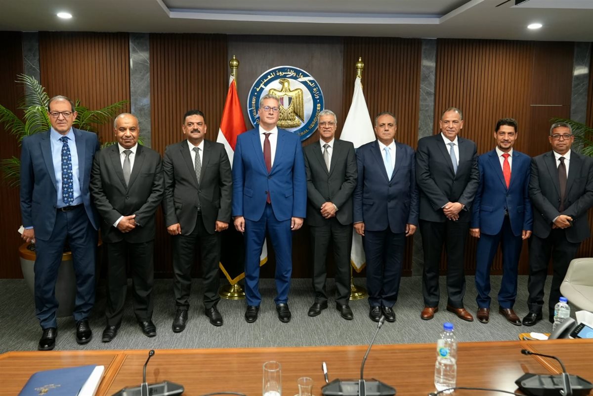 جانب من لقاء وزير البترول وممثلي شركة فوسفات مصر