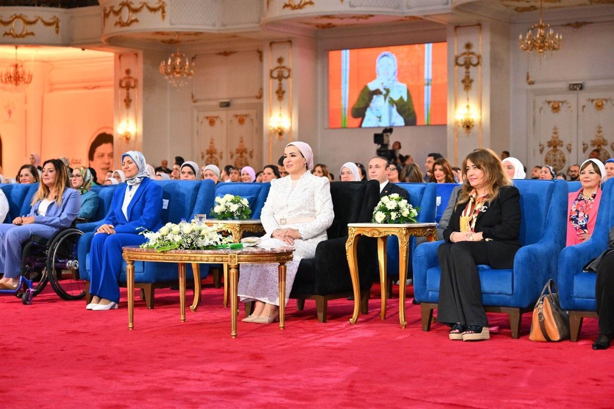 إنتصار السيسي وإيمان كريم