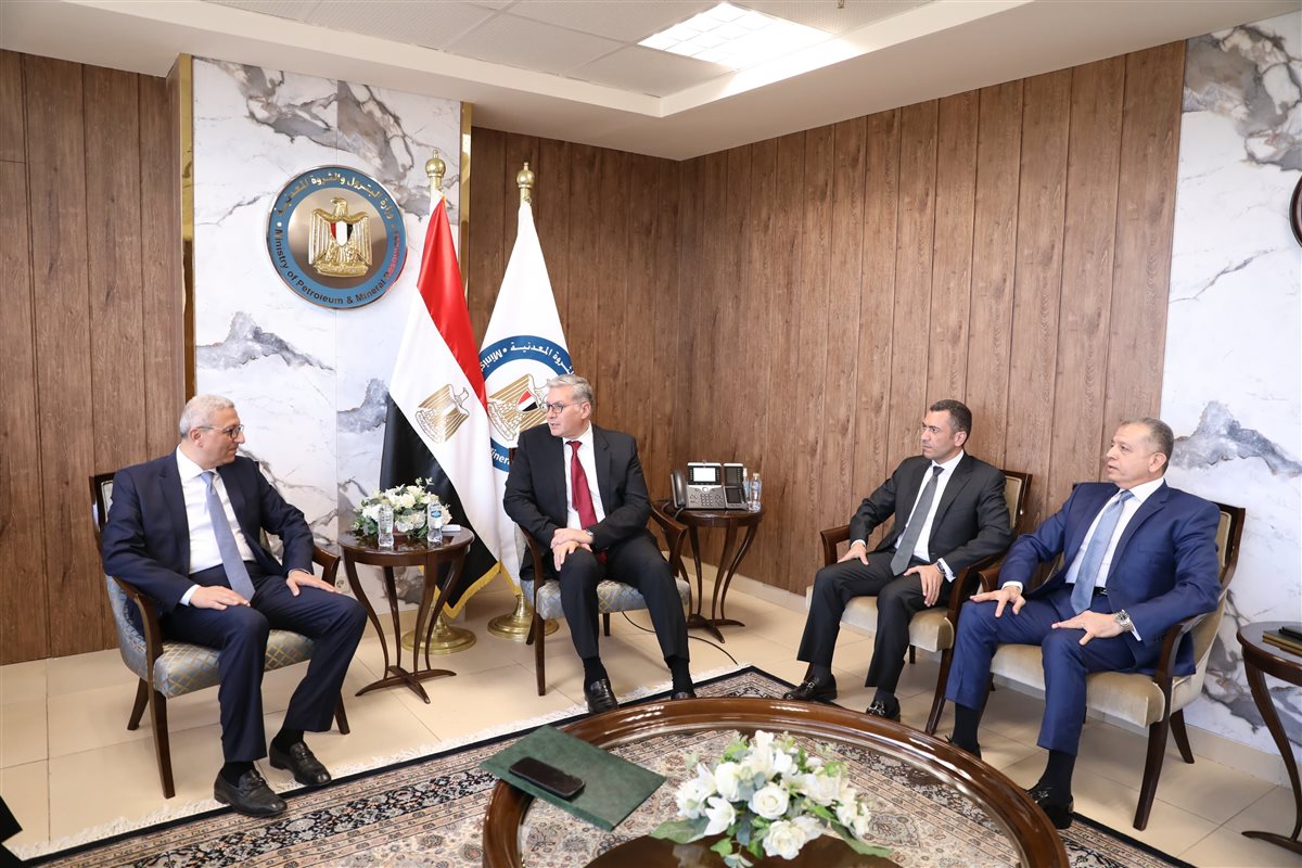 جانب من لقاء وزير البترول والثروة المعدنية ووفد مجلس النواب 