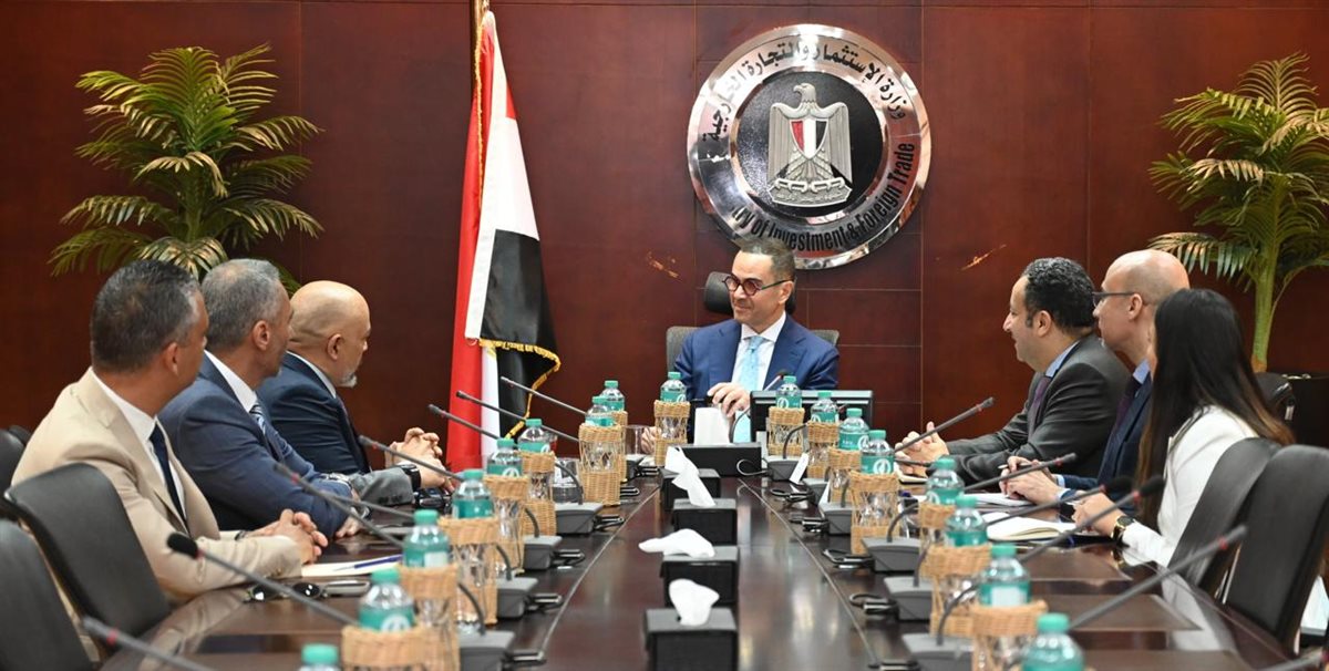 حسن الخطيب وزير الاستثمار