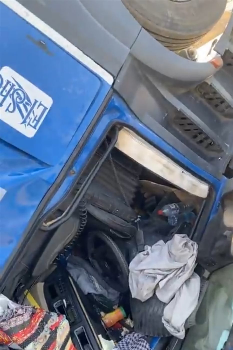 إنقلاب سيارة نقل ثقيل بإقليمي المنوفية 