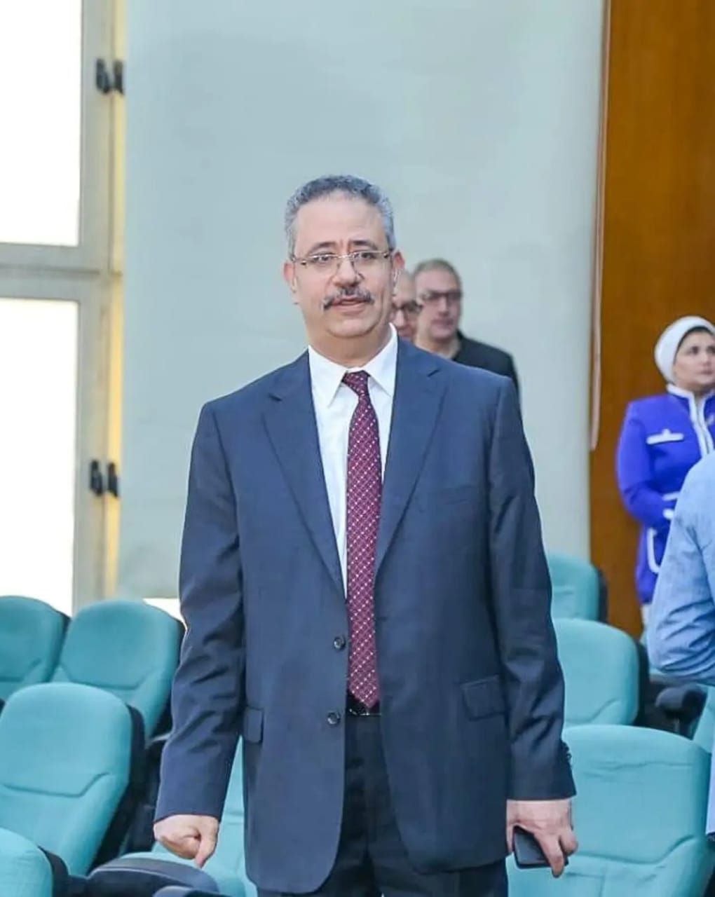 الدكتور وليد الشناوي عميد كلية الحقوق