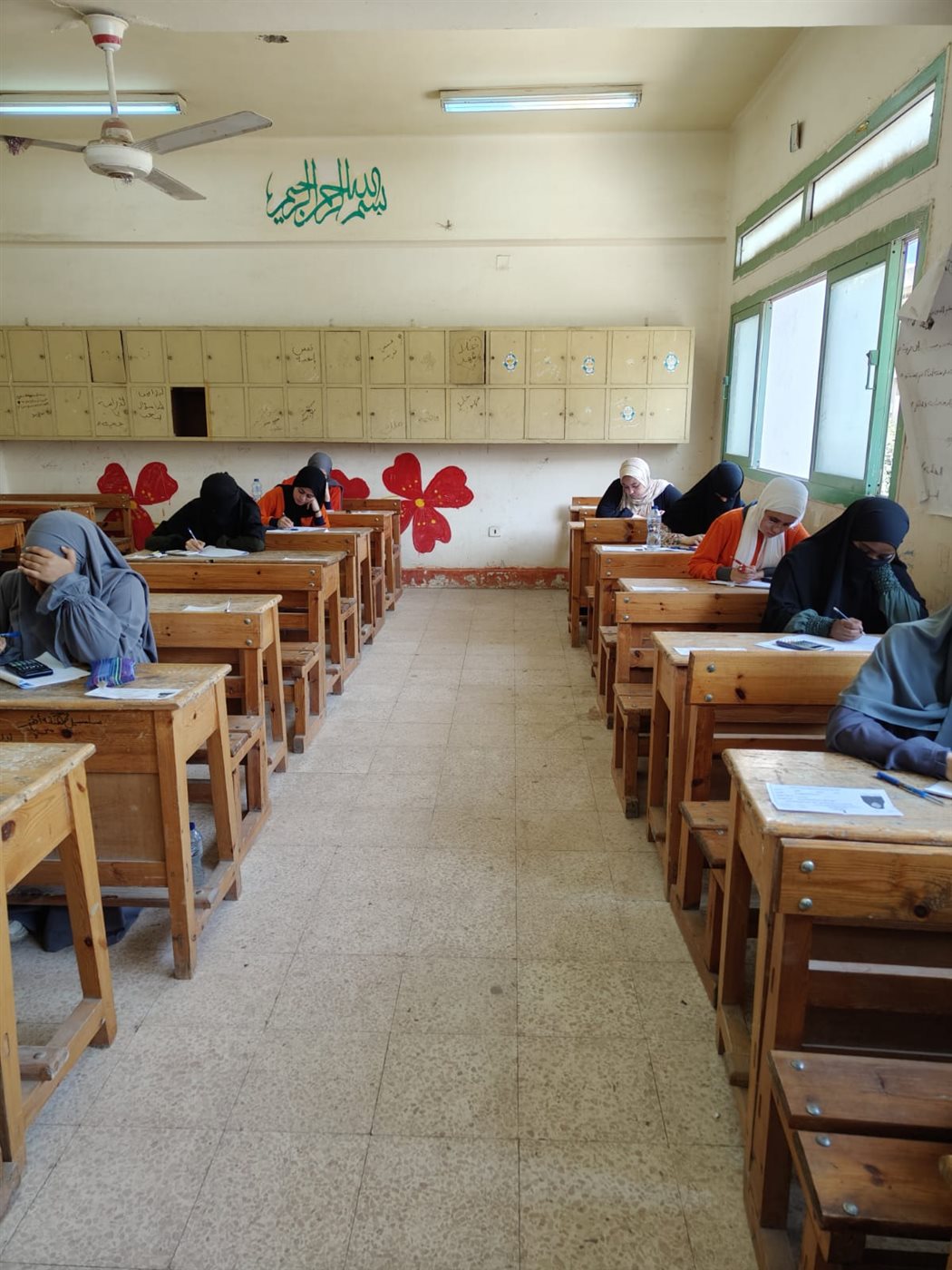 انتظام وهدوء في مادة الرياضة البحتة بامتحانات الشهادة الثانوية الأزهرية