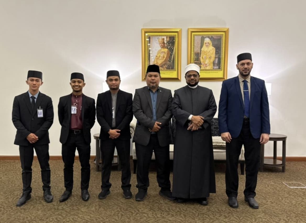استقبال أمين البحوث الإسلامية لدى وصوله إلى بروناي