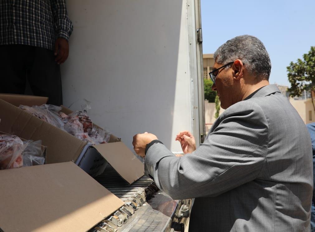 محافظ الجيزة يشهد تسلم الدفعة الأولى من لحوم صكوك 