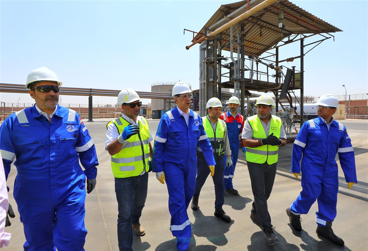 جانب من زيارة وكيل وزارة البترول للمستودعات