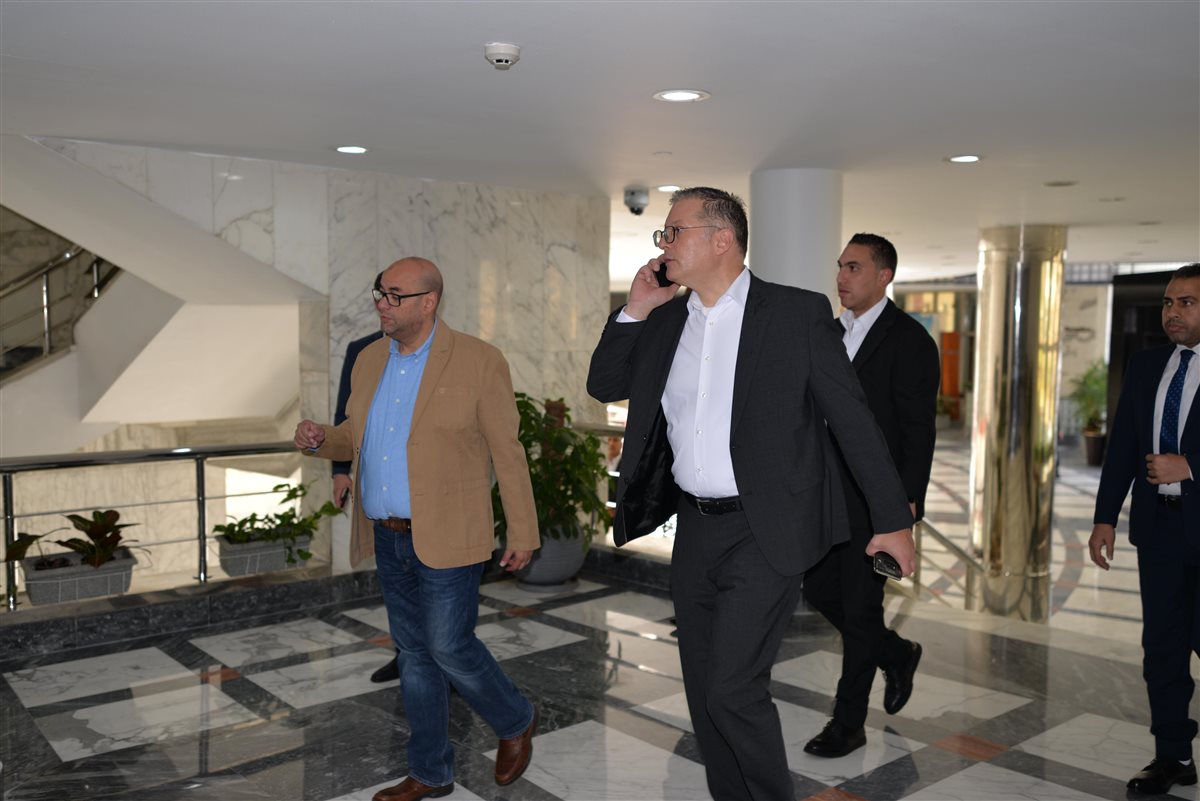 جانب من زيارة وزيرا البترول والكهرباء والطاقة المتجددة لمركز التحكم القومي في الشبكة القومية للغاز الطبيعي