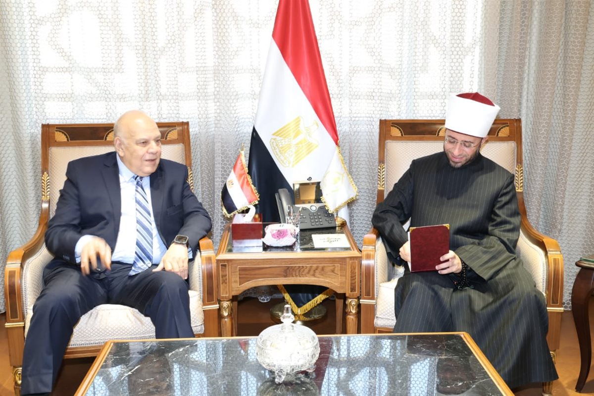وزير الأوقاف يستقبل أمين اتحاد الجامعات العربية وأمين المجلس العربي للمسئولية المجتمعية