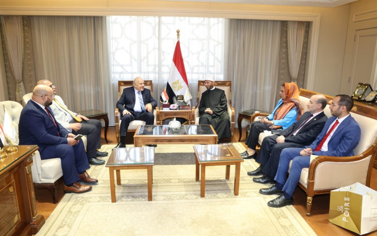 وزير الأوقاف يستقبل أمين اتحاد الجامعات العربية وأمين المجلس العربي للمسئولية المجتمعية