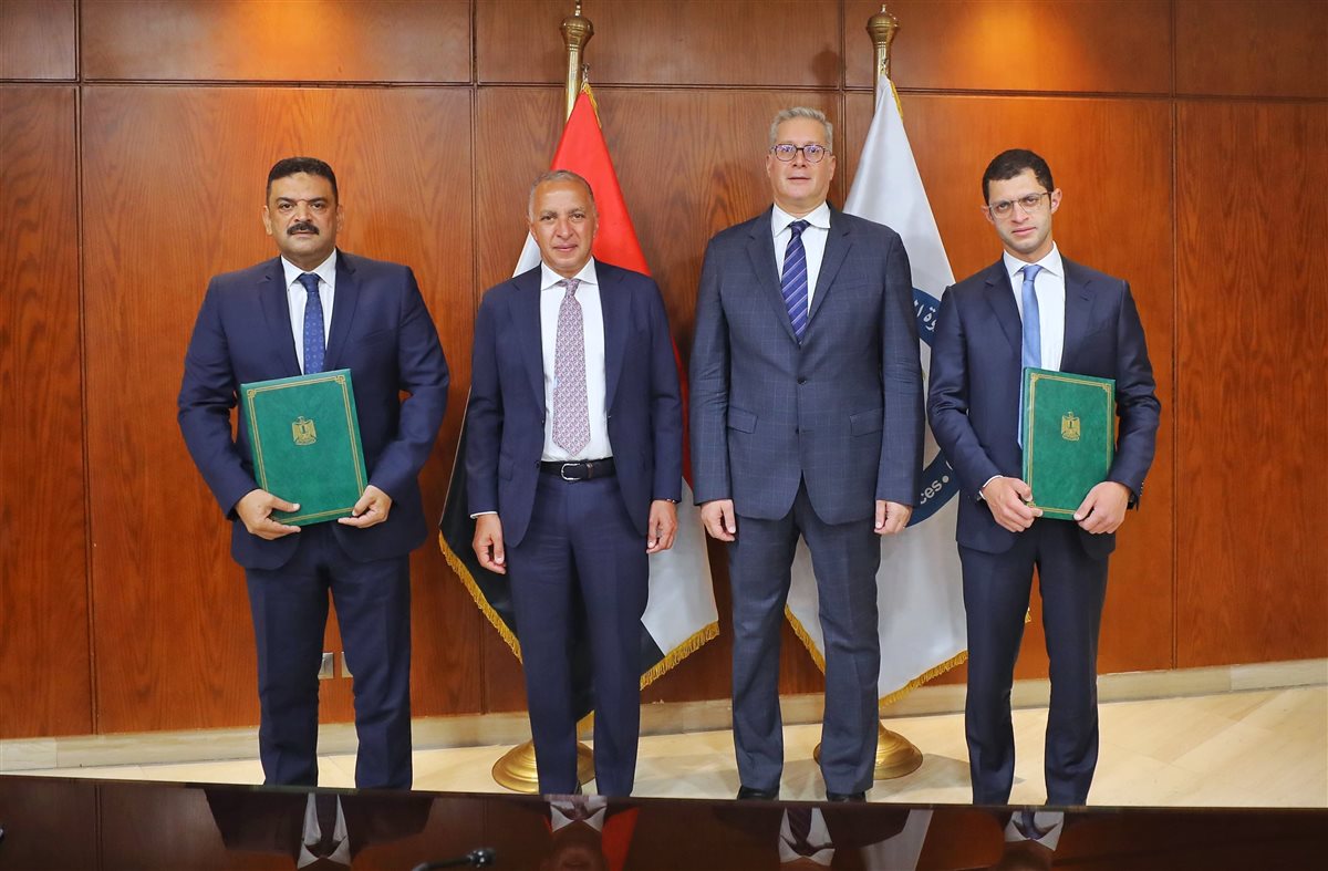 جانب من مراسم توقيع مذكرة تفاهم بين الهيئة المصرية العامة للثروة المعدنية وشركة السويدي كاب للاستثمارات