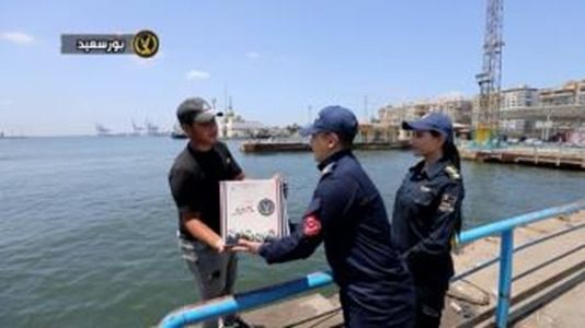 الداخلية تشارك المصريين احتفالاتهم بذكرى ثورة 30 يونيو