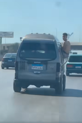 بالفيديو.. استعراض البلطجة في عز النهار على طريق الإسكندرية الصحراوي 