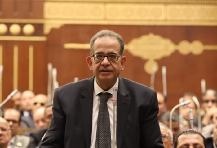 طارق عبد العزيز