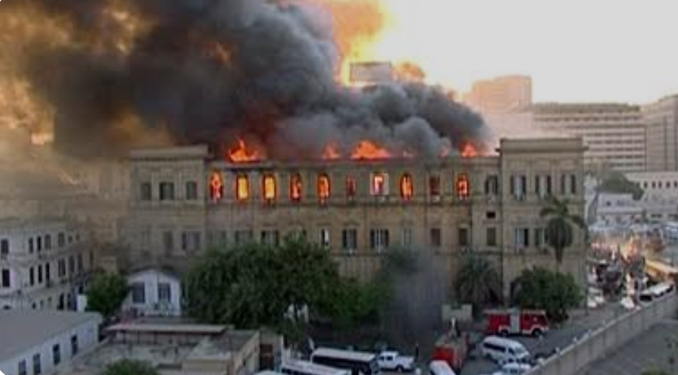 حريق مجلس الشورى المصري