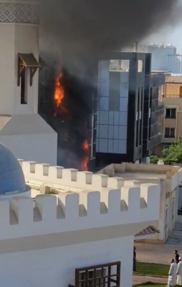 كواليس اشتعال نيران حريق دبى مول بالشيخ زايد