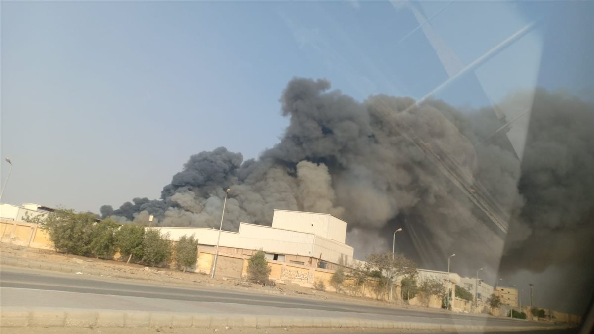 صور جديدة من حريق مصنع منظفات بدر