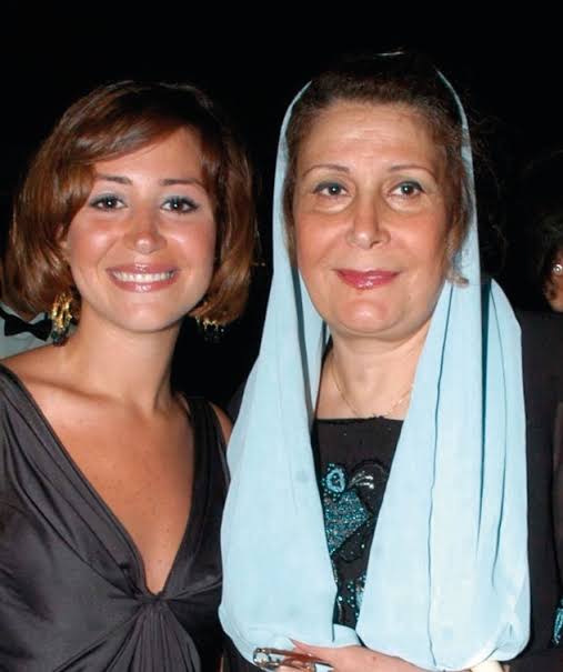 منة شلبي ووالدتها