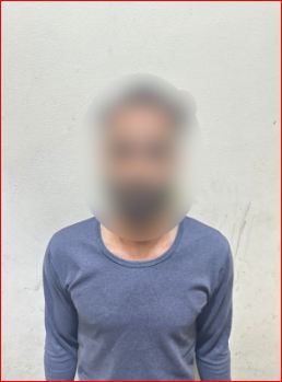 سائق نصف نقل اصطدم بدراجة نارية وجرها أسفل سيارته بالمعادي
