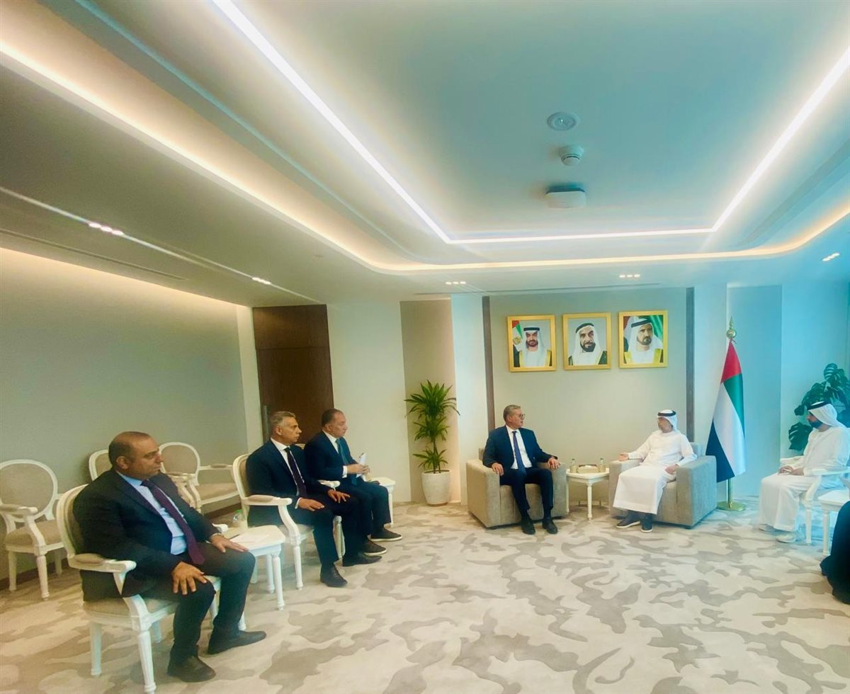 جانب من لقاء وزير البترول والثروة المعدنية ونظيره الإماراتي لبحث سبل التعاون المشترك بإمارة أبو ظبي