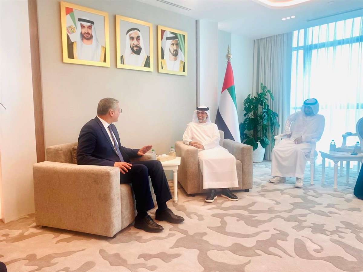 جانب من لقاء وزير البترول والثروة المعدنية ونظيره الإماراتي لبحث سبل التعاون المشترك بإمارة أبو ظبي