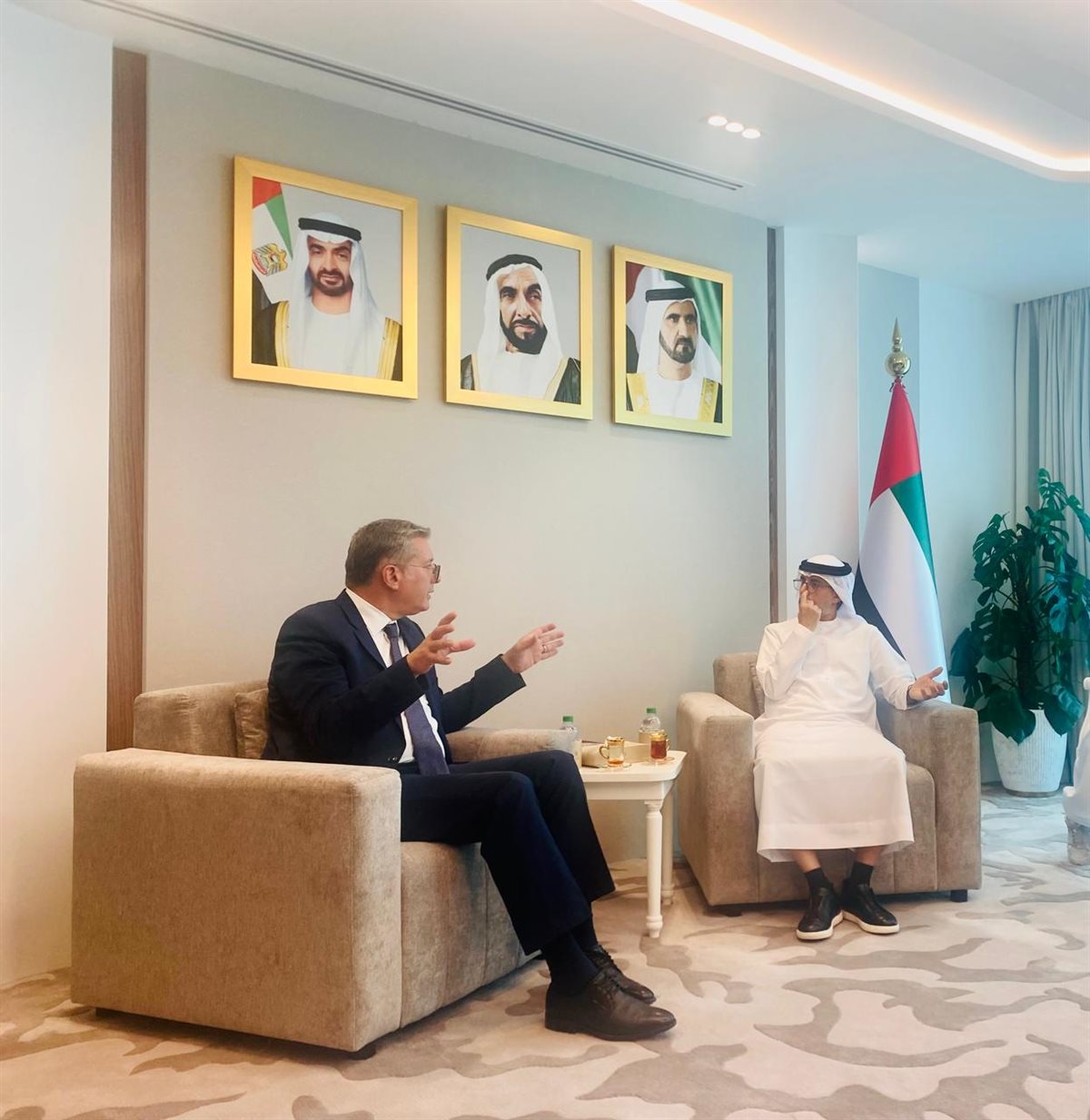 جانب من لقاء وزير البترول والثروة المعدنية ونظيره الإماراتي لبحث سبل التعاون المشترك بإمارة أبو ظبي