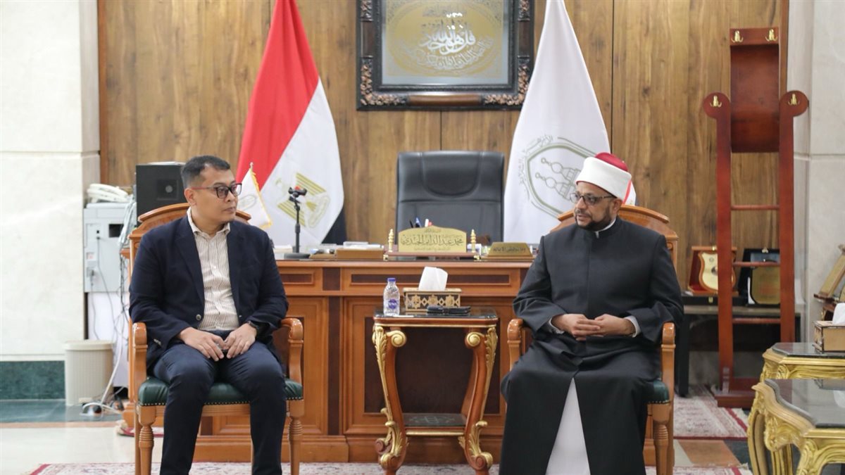 أمين البحوث الإسلامية يستقبل وفد الجامعة المحمدية الإندونيسية لبحث التعاون العِلمي المشترك