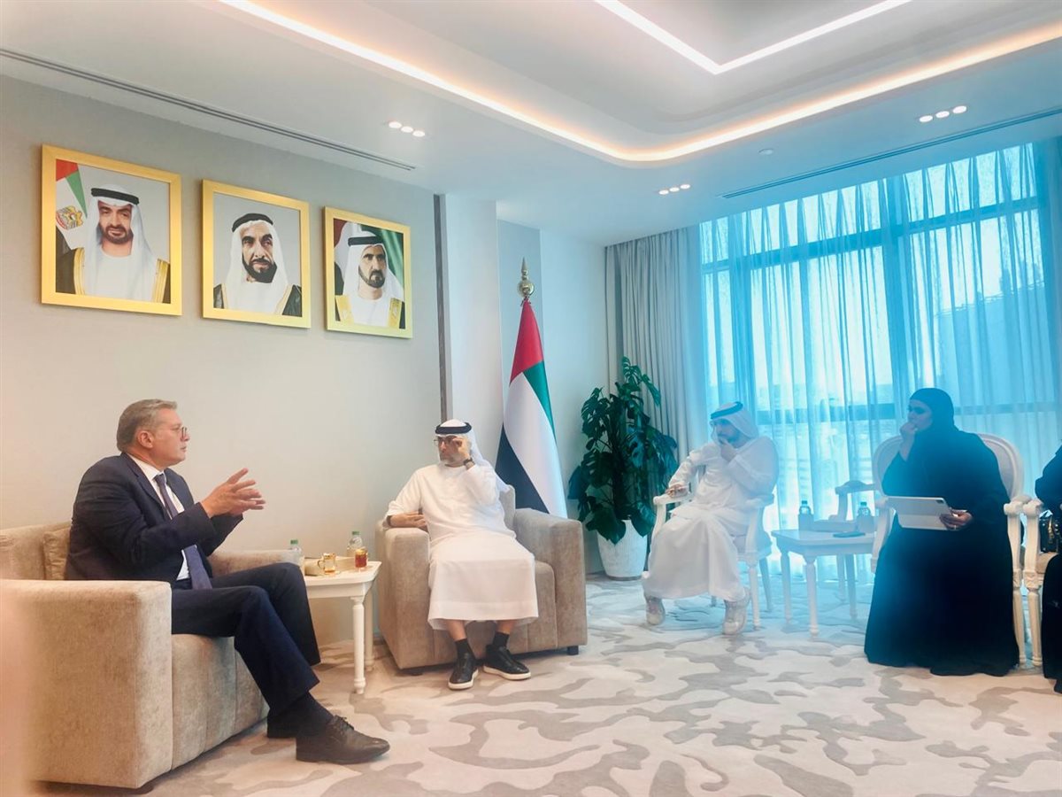 جانب من لقاء وزير البترول والثروة المعدنية ونظيره الإماراتي لبحث سبل التعاون المشترك بإمارة أبو ظبي