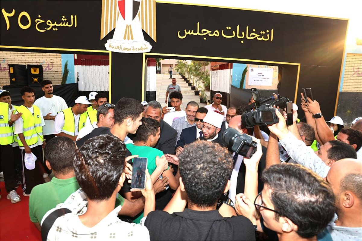 وزير الأوقاف يدلي بصوته في انتخابات مجلس الشيوخ