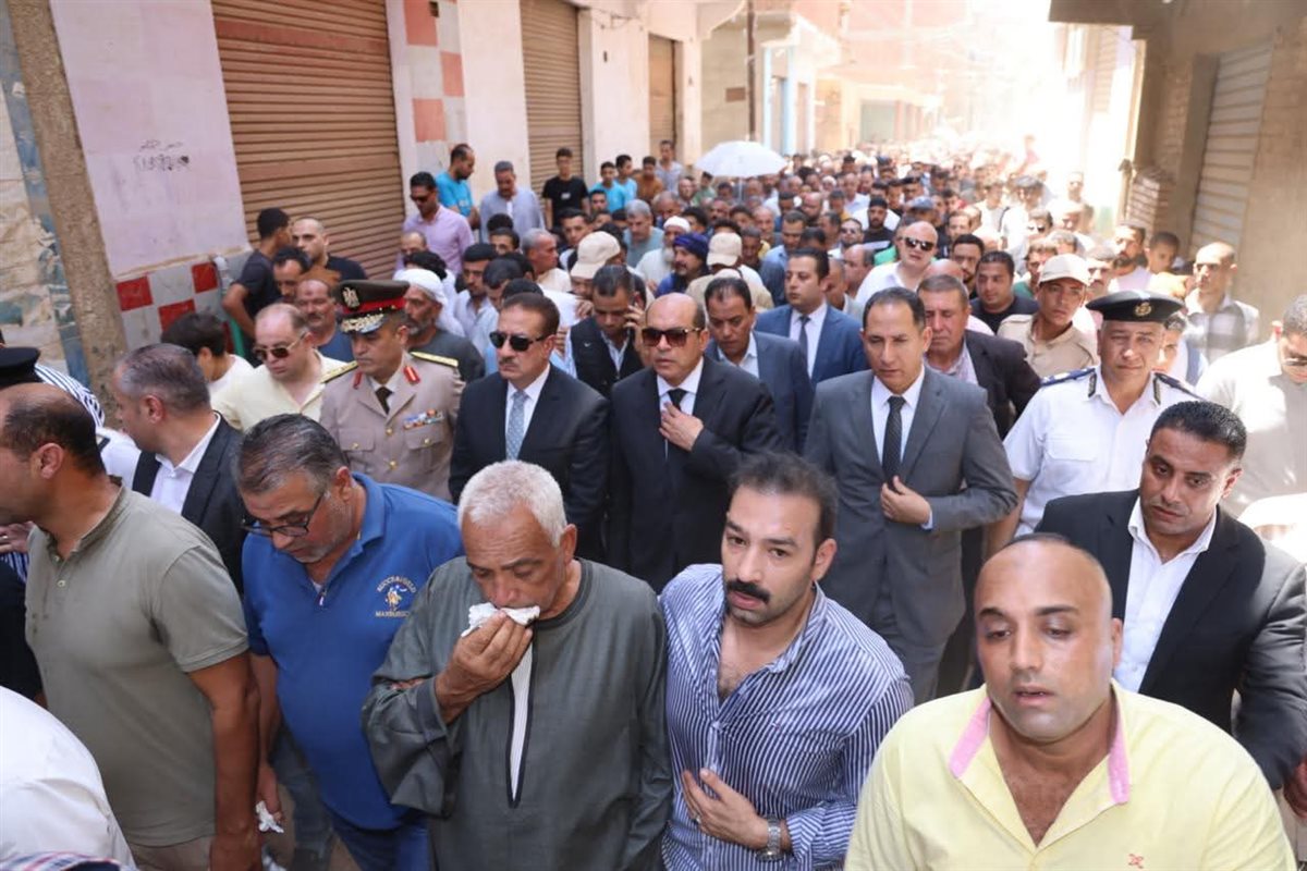 بكاء الأب المكلوم علي ابنة