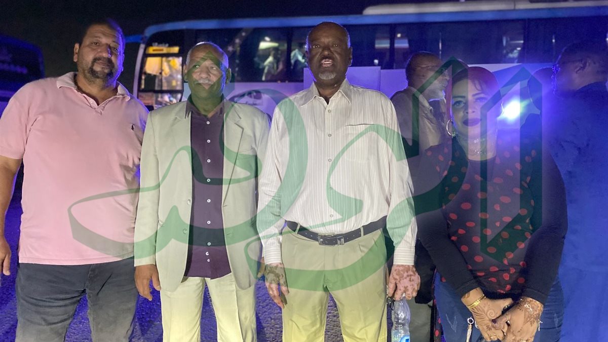 القنصل السوداني عبدالقادر عبدالله ومراسل الوفد