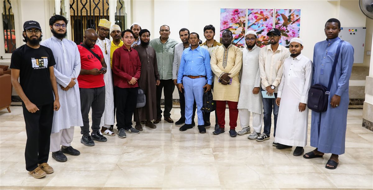 تدريب الوافدين على المقامات الصوتية بمركز التطوير بالأزهر الشريف