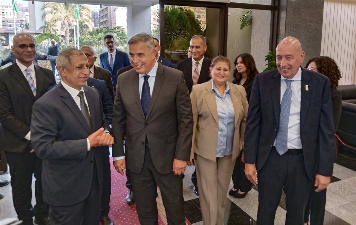 4D672132-8601-426F-82B5-A6964D013847