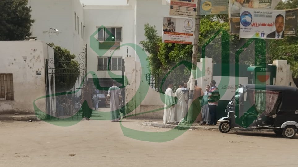 أثناء وصول الجثمان لمشرحة كوم امبو العمومية 