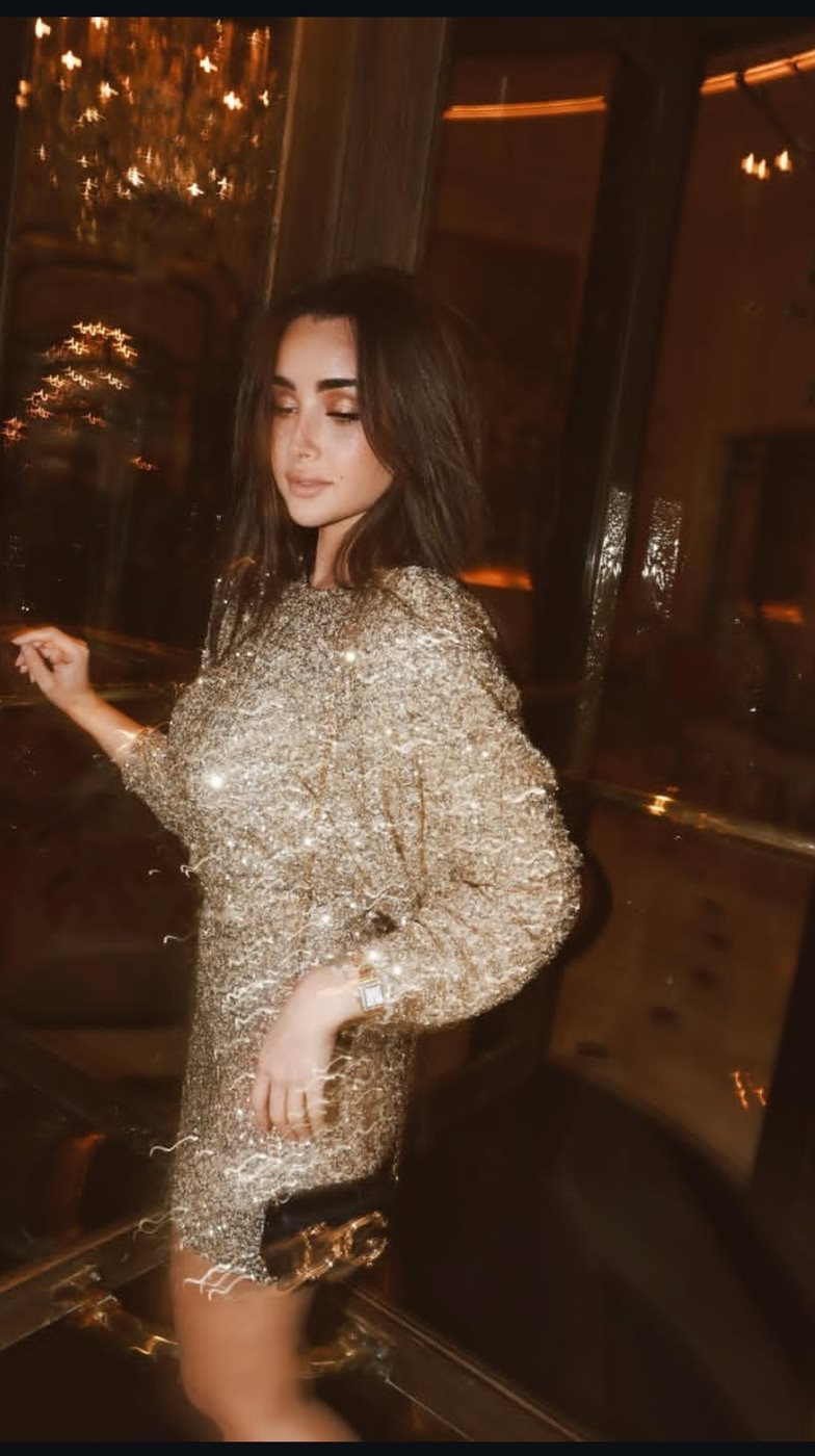 هنا الزاهد
