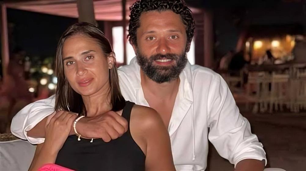كريم محمود عبدالعزيز وزوجته