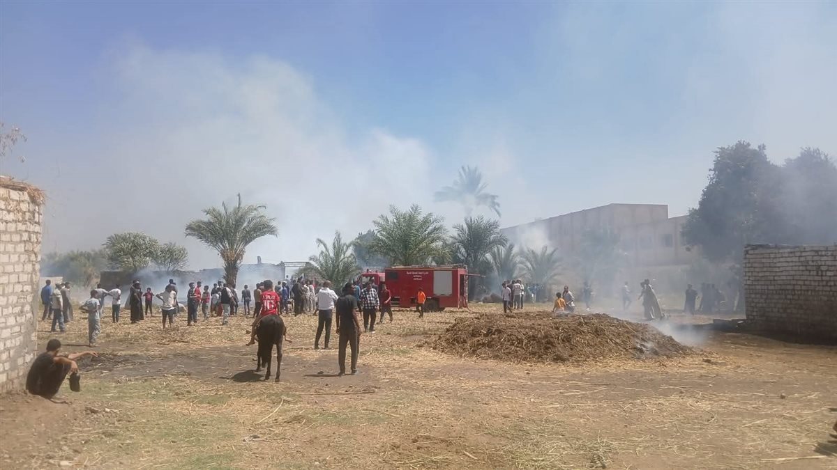 اخماد حرائق فى مدينة أبوتشت