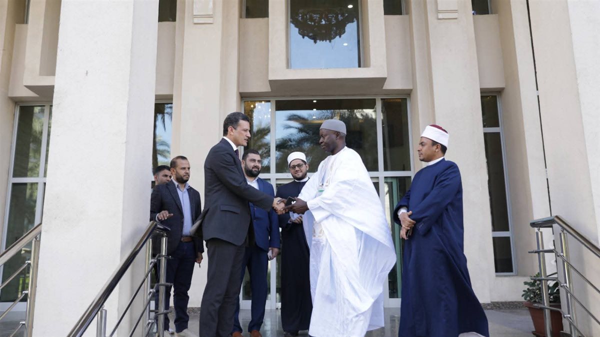 وزير الشؤون الدينية بالسنغال يزور مركز الأزهر العالمي للفتوى