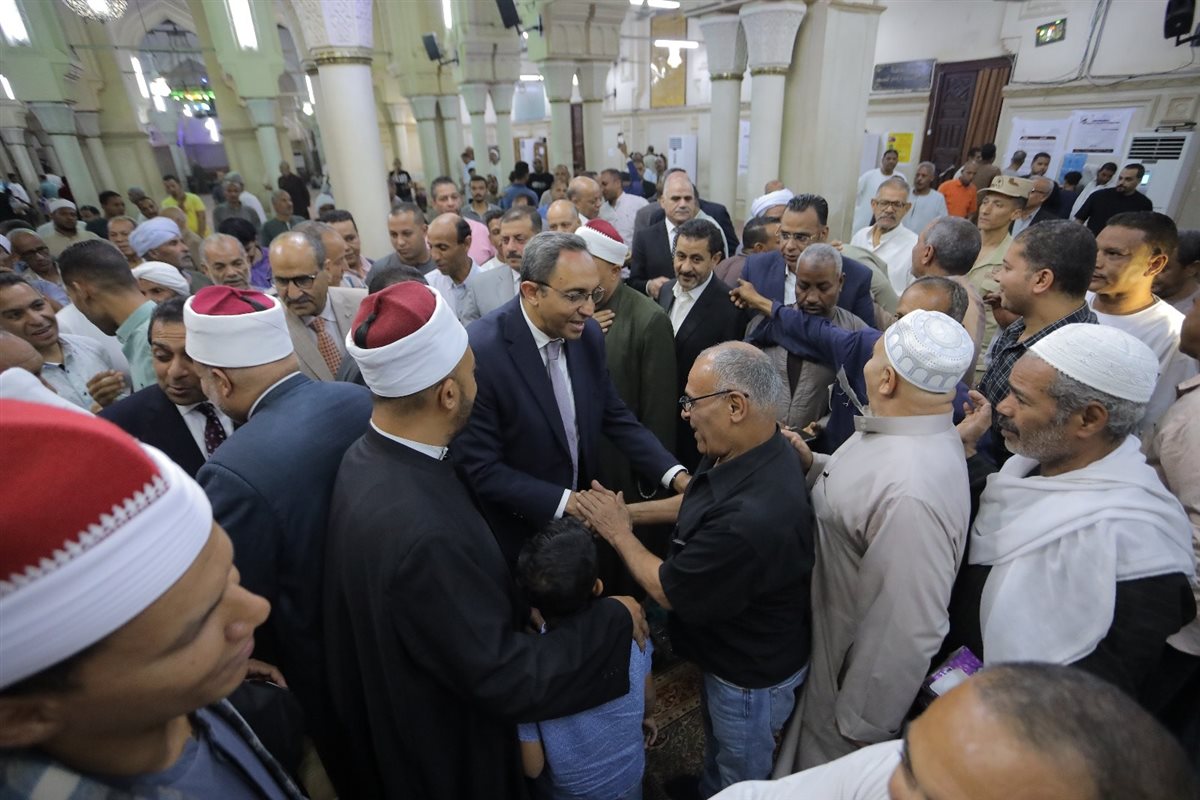 محافظ قنا خلال الاحتفال