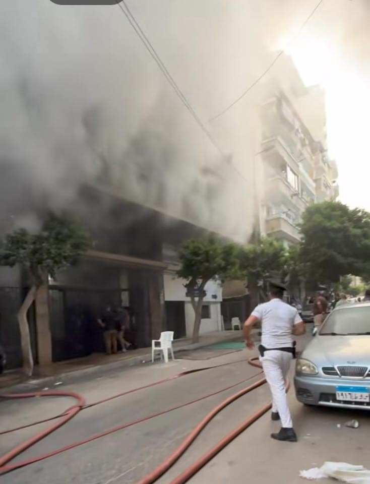 حريق معرض للدراجات النارية بالإسكندرية 