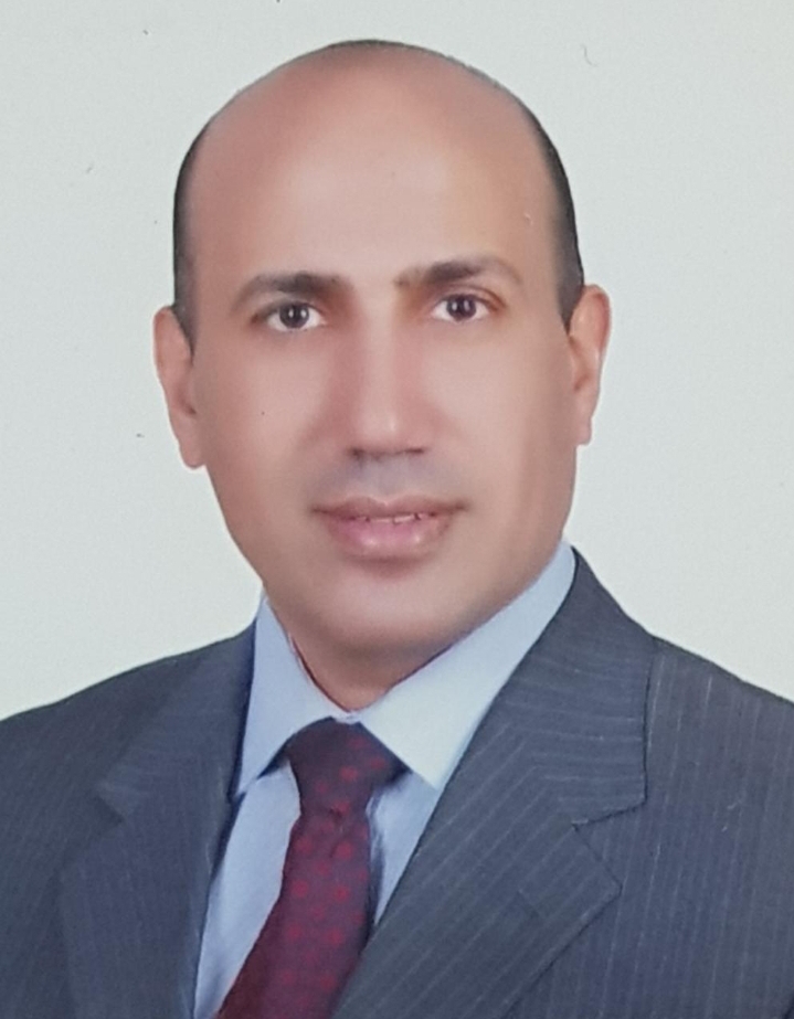 الدكتور هلال عفيفي نائب رئيس جامعة الزقازيق لشؤون التعليم والطلاب وعميد كلية التجارة