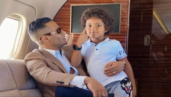 محمد رمضان وابنه