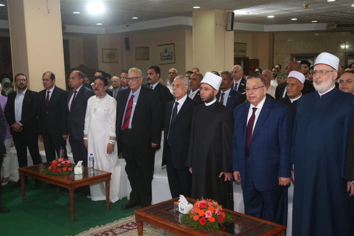 بالقرآن الكريم والسلام الوطني.. بدء احتفالية نقابة الأشراف بالمولد النبوي الشريف